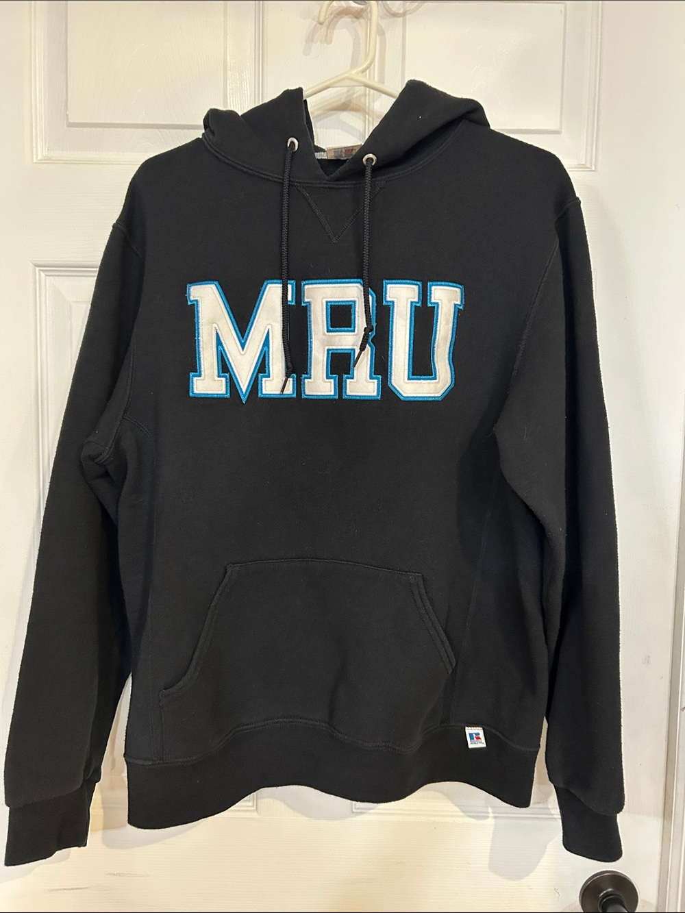 MRU hoodie sz M - Mount Royal University